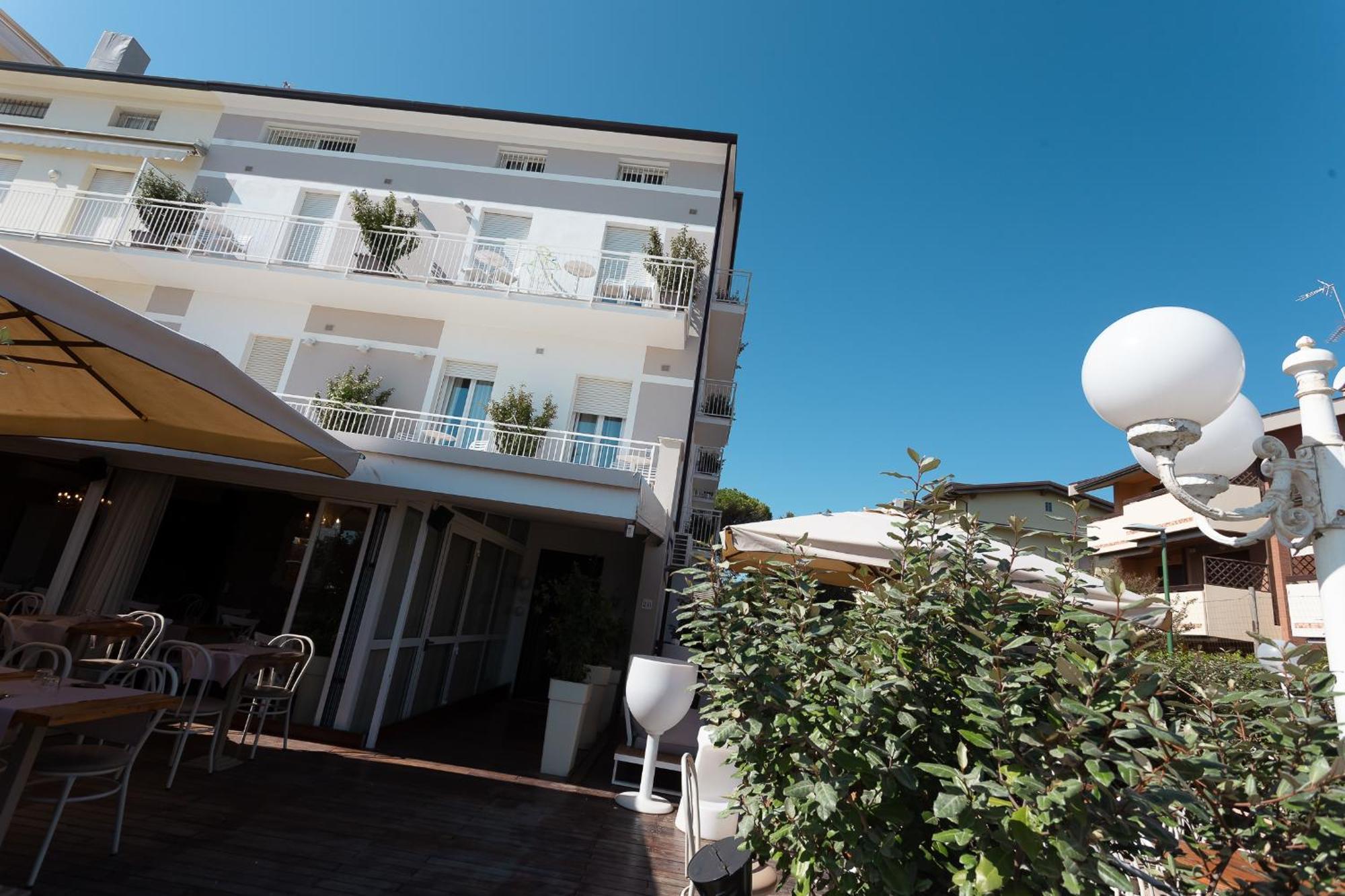 Hotel Ronchi Cervia Esterno foto